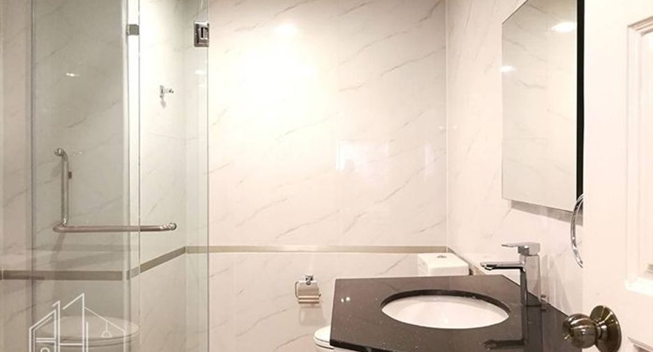 Condo en alquiler de 2 habitaciones en Khlong Toei, Bangkok