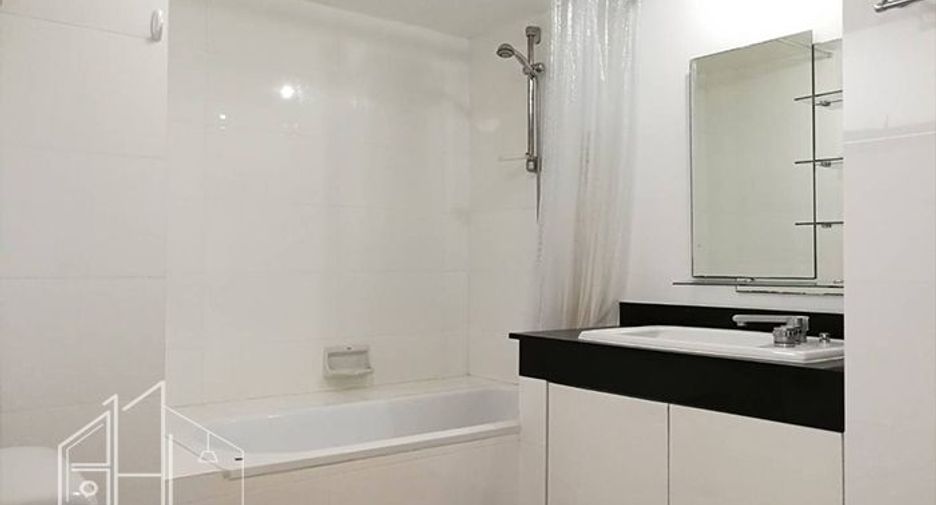 Condo en alquiler de 3 habitaciones en Watthana, Bangkok