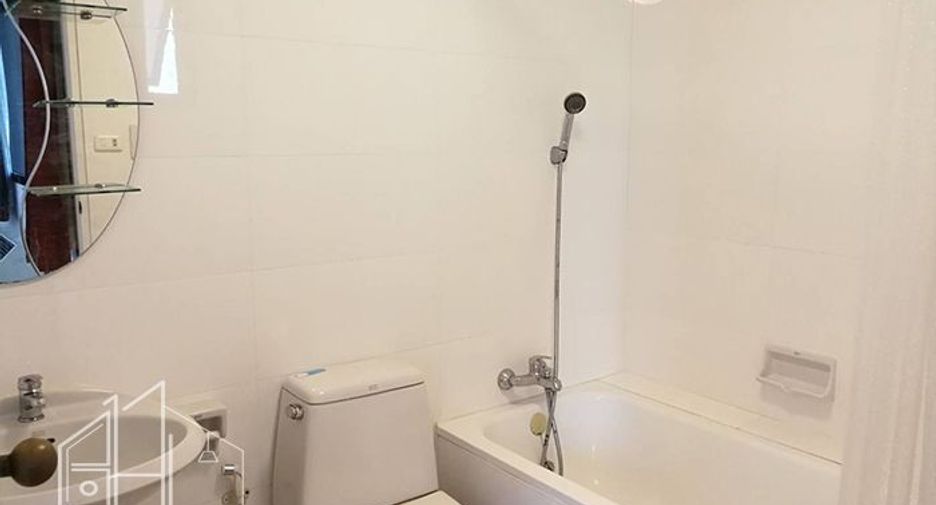 Condo en alquiler de 3 habitaciones en Watthana, Bangkok