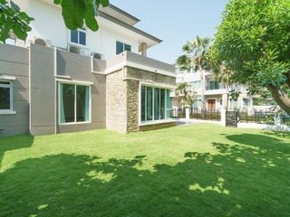 Haus zur Miete mit 5 Zimmer in Saphan Sung, Bangkok
