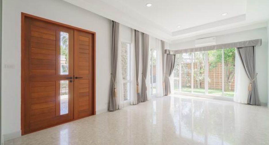 Haus zur Miete mit 5 Zimmer in Saphan Sung, Bangkok
