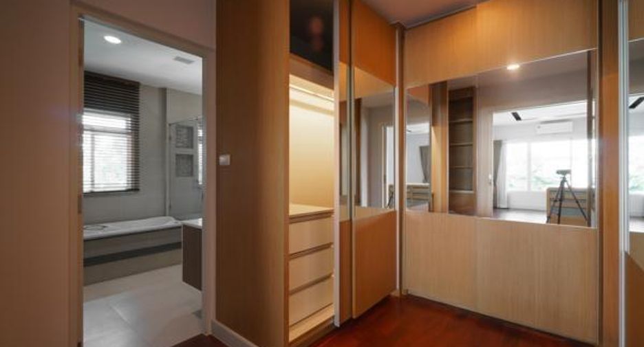 Haus zur Miete mit 5 Zimmer in Saphan Sung, Bangkok