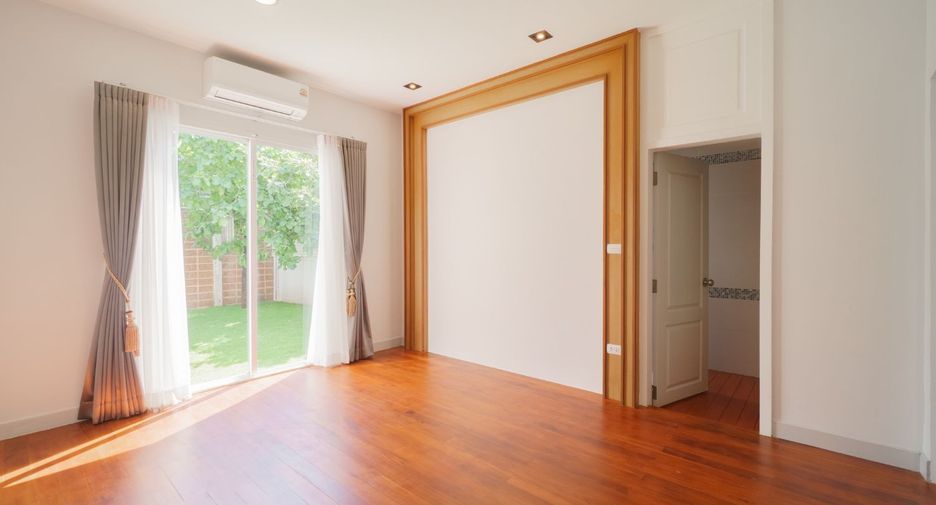 Haus zur Miete mit 5 Zimmer in Saphan Sung, Bangkok