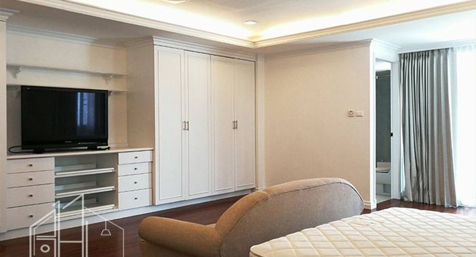 Condo en alquiler de 3 habitaciones en Watthana, Bangkok