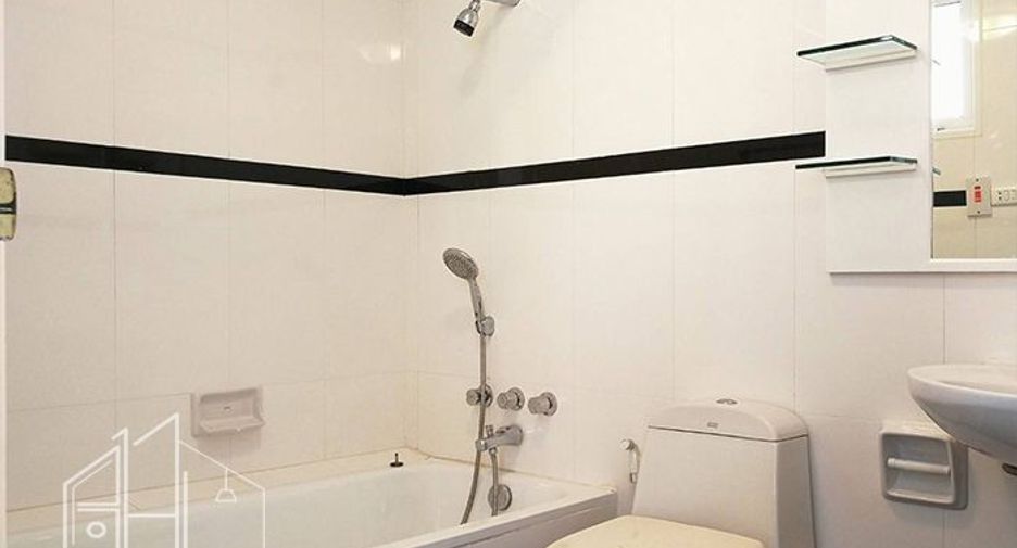 Condo en alquiler de 3 habitaciones en Watthana, Bangkok