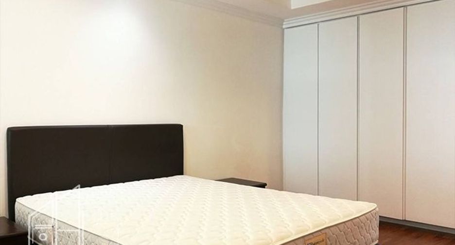 Condo en alquiler de 3 habitaciones en Watthana, Bangkok