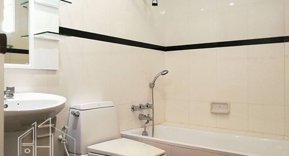 Condo en alquiler de 3 habitaciones en Watthana, Bangkok