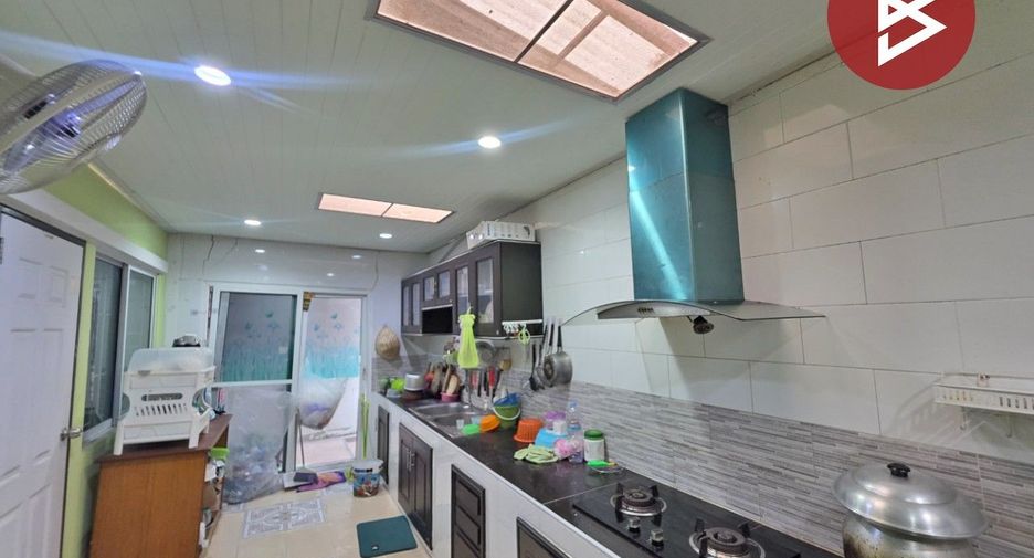 Casa en venta de 5 habitaciones en Bang Phli, Samut Prakan