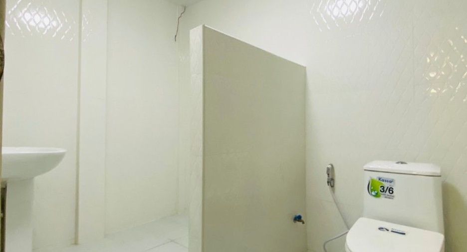 For sale 5 bedrooms house in Bang Phli, Samut Prakan