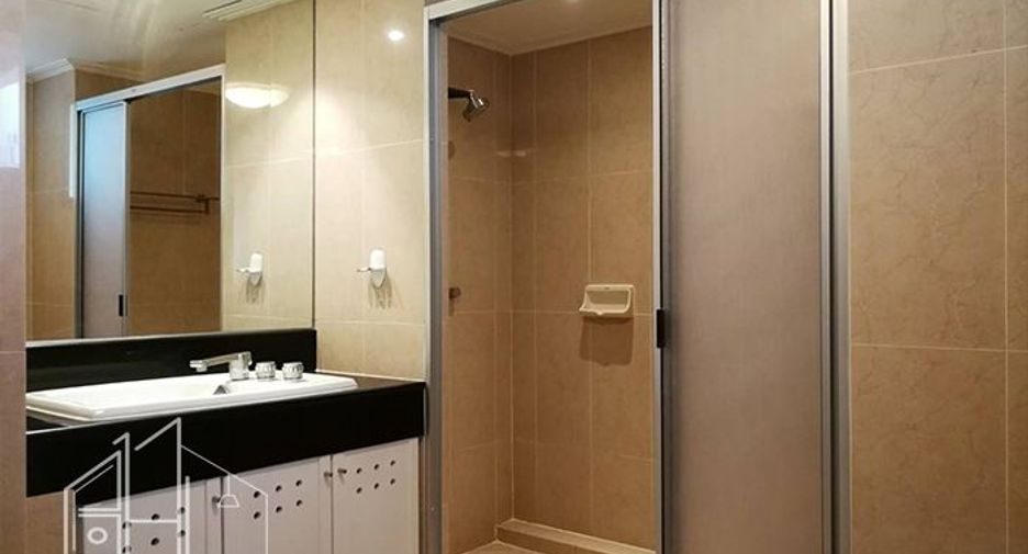 Apartamento en alquiler de 3 habitaciones en Watthana, Bangkok