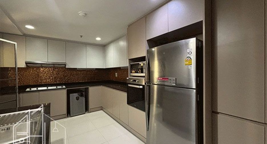 Apartamento en alquiler de 3 habitaciones en Watthana, Bangkok