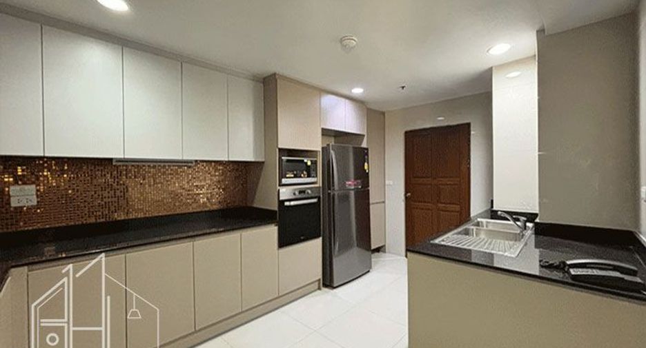 Apartamento en alquiler de 3 habitaciones en Watthana, Bangkok