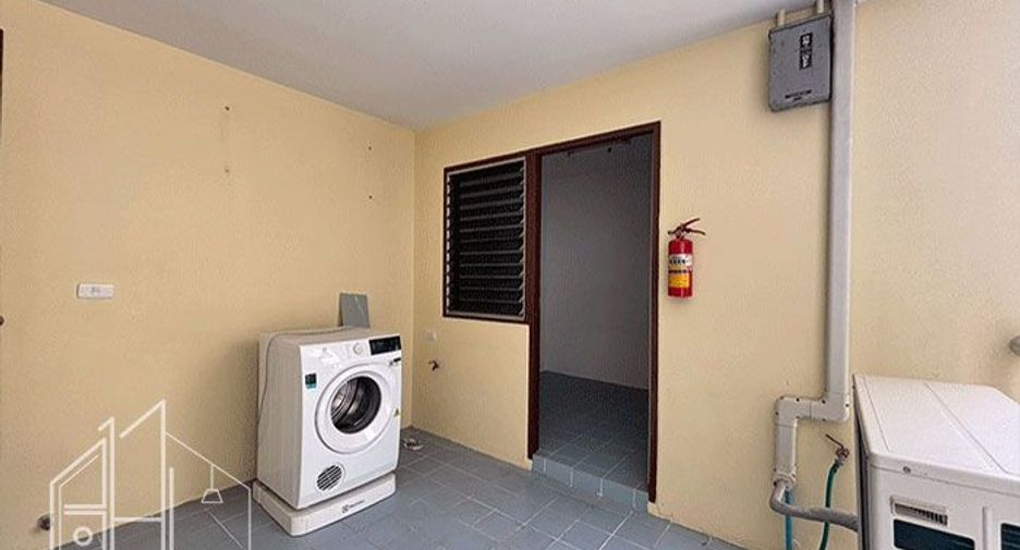 Apartamento en alquiler de 3 habitaciones en Watthana, Bangkok