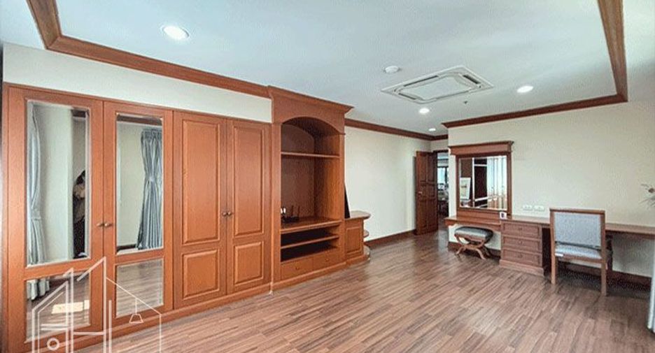 Apartamento en alquiler de 3 habitaciones en Watthana, Bangkok
