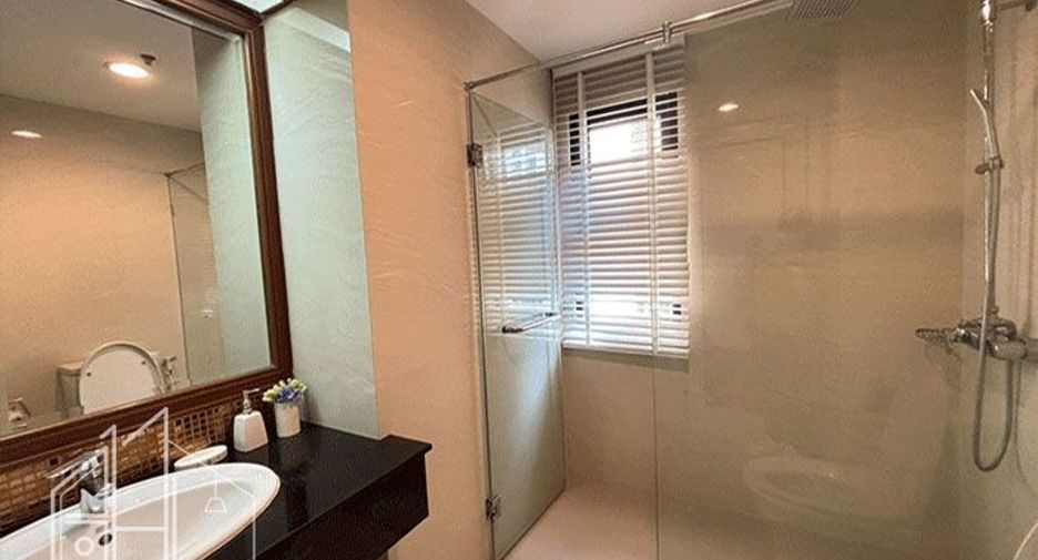 Apartamento en alquiler de 3 habitaciones en Watthana, Bangkok