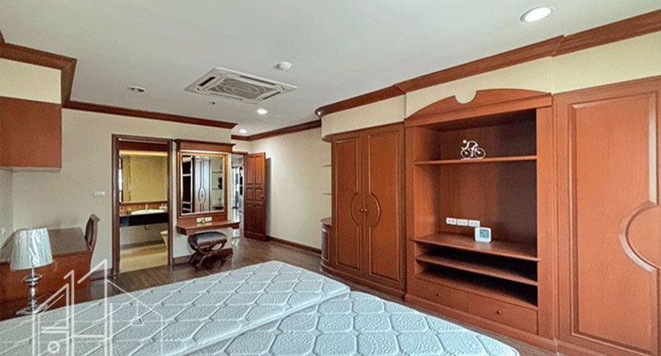 Apartamento en alquiler de 3 habitaciones en Watthana, Bangkok