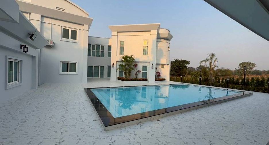 For rent and for sale 6 bedrooms villa in East Pattaya, Pattaya