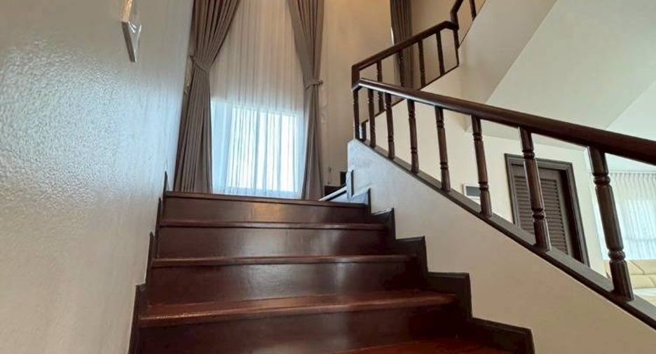 For rent and for sale 6 bedrooms villa in East Pattaya, Pattaya