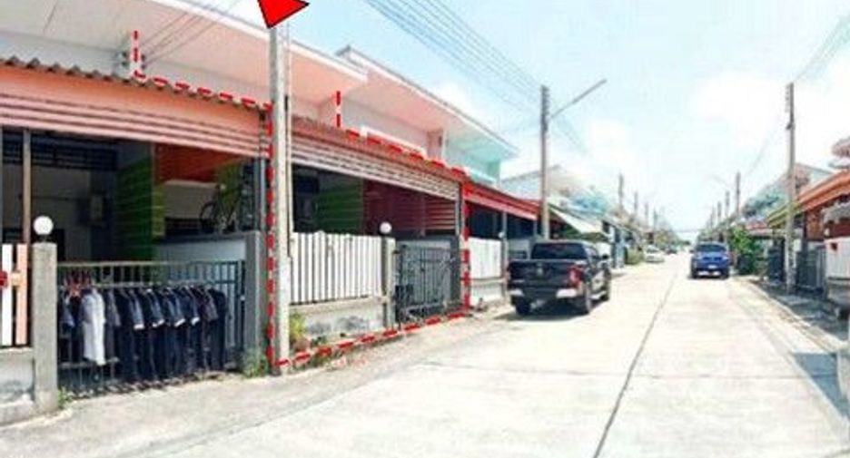 出售 1 卧室 联排别墅 在 Ban Khai, Rayong