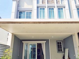 Casa adosada en alquiler y en venta de 4 habitaciones en Phra Pradaeng, Samut Prakan