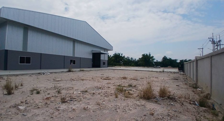 出售 6 卧室 仓库 在 Ban Bueng, Chon Buri