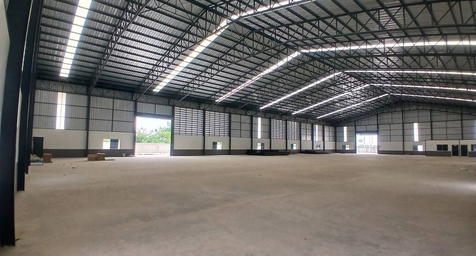 出售 6 卧室 仓库 在 Ban Bueng, Chon Buri