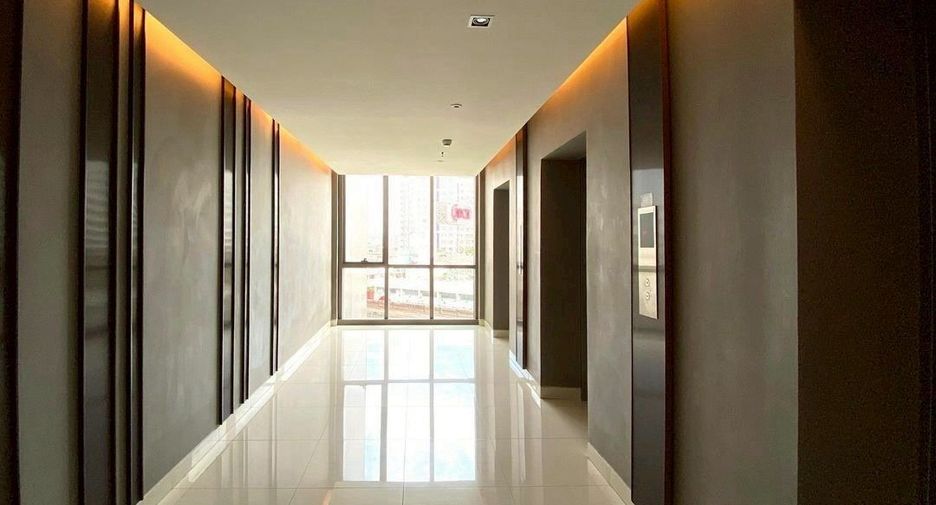 À vendre 1 chambre condo à Khlong Toei, Bangkok