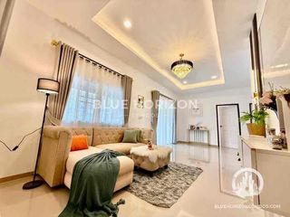 À vendre 3 chambres maison de ville à Bang Lamung, Chonburi