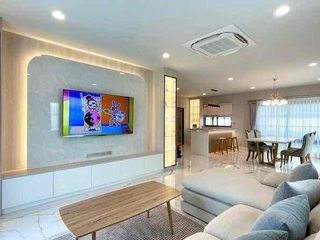 Casa en venta y en alquiler de 4 habitaciones en Bang Phli, Samut Prakan