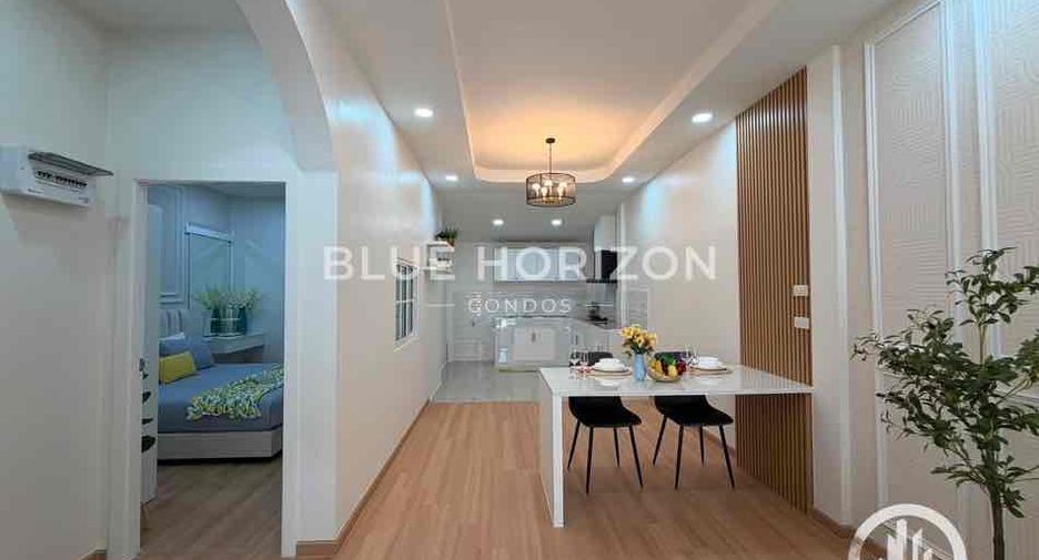 For sale 2 ベッドルーム townhouse in East Pattaya, Pattaya
