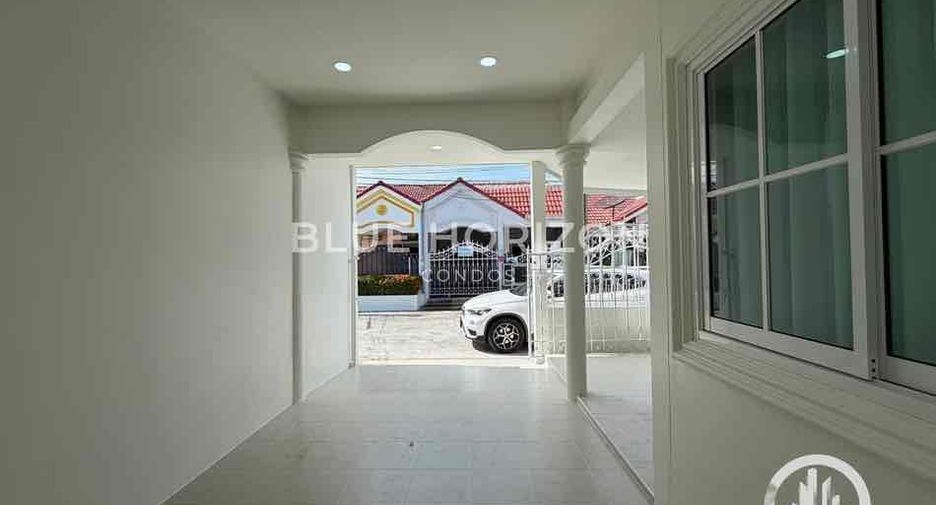 For sale 2 ベッドルーム townhouse in East Pattaya, Pattaya