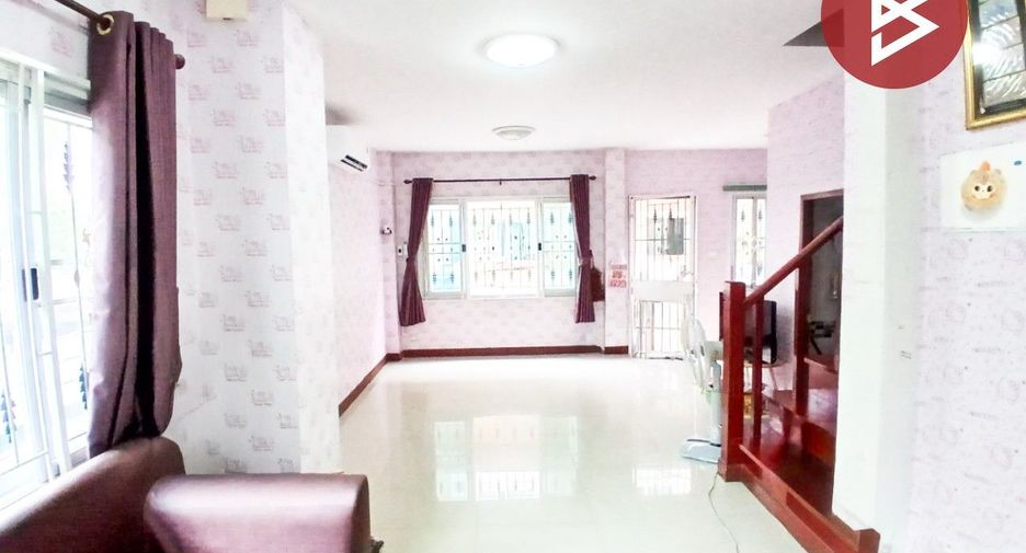 Casa adosada en venta de 3 habitaciones en Mueang Samut Prakan, Samut Prakan