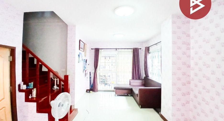 Casa adosada en venta de 3 habitaciones en Mueang Samut Prakan, Samut Prakan