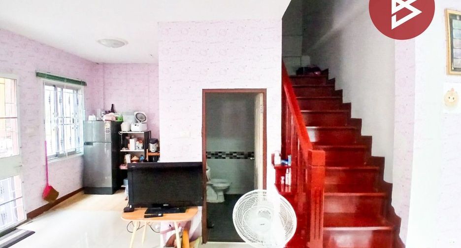 Casa adosada en venta de 3 habitaciones en Mueang Samut Prakan, Samut Prakan
