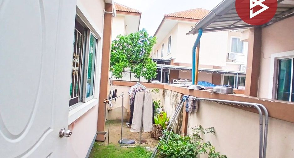Casa adosada en venta de 3 habitaciones en Mueang Samut Prakan, Samut Prakan
