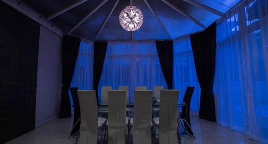 Haus zur Miete mit 5 Zimmer in Chom Thong, Bangkok