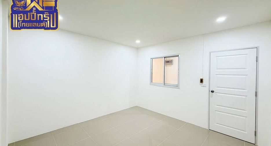 À vendre 2 chambres maison de ville à Si Racha, Chonburi