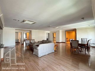 For rent 3 bedrooms condo in Watthana, Bangkok