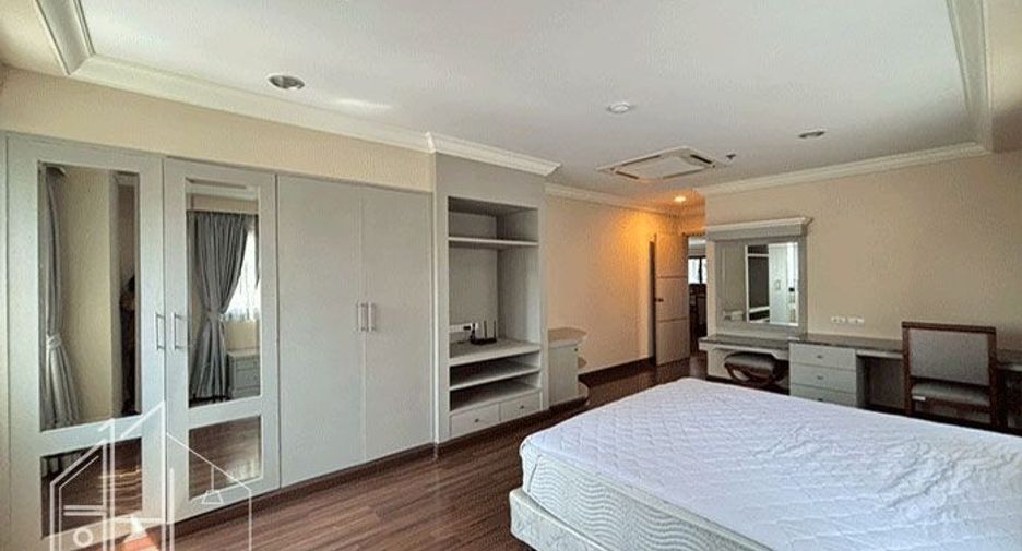 À louer 3 chambres condo à Watthana, Bangkok