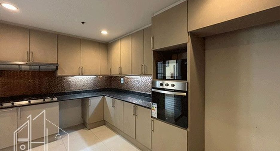 À louer 3 chambres condo à Watthana, Bangkok