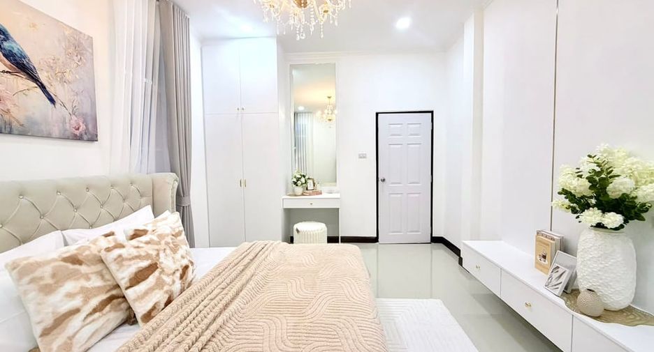 À vendre 4 chambres villa à East Pattaya, Pattaya