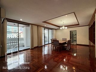 For rent 3 bedrooms apartment in Watthana, Bangkok