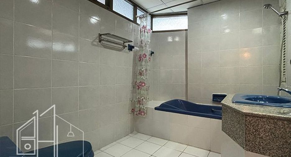 Apartamento en alquiler de 3 habitaciones en Watthana, Bangkok