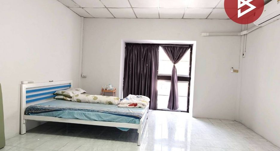 À vendre 2 chambres maison de ville à Mueang Chachoengsao, Chachoengsao