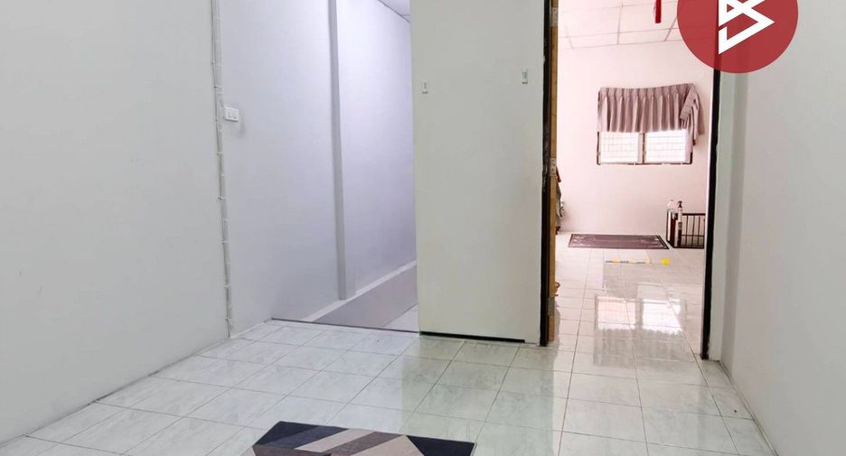 À vendre 2 chambres maison de ville à Mueang Chachoengsao, Chachoengsao