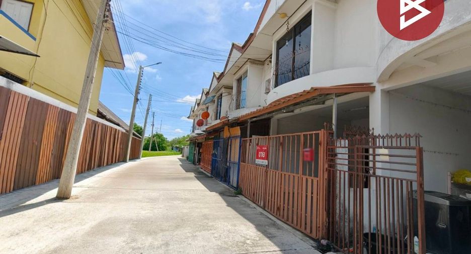 À vendre 2 chambres maison de ville à Mueang Chachoengsao, Chachoengsao