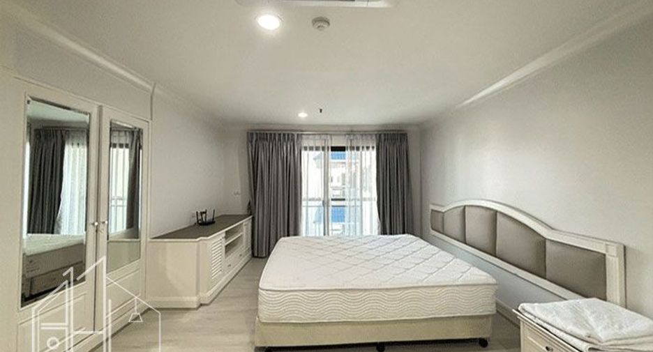 À louer 3 chambres condo à Watthana, Bangkok