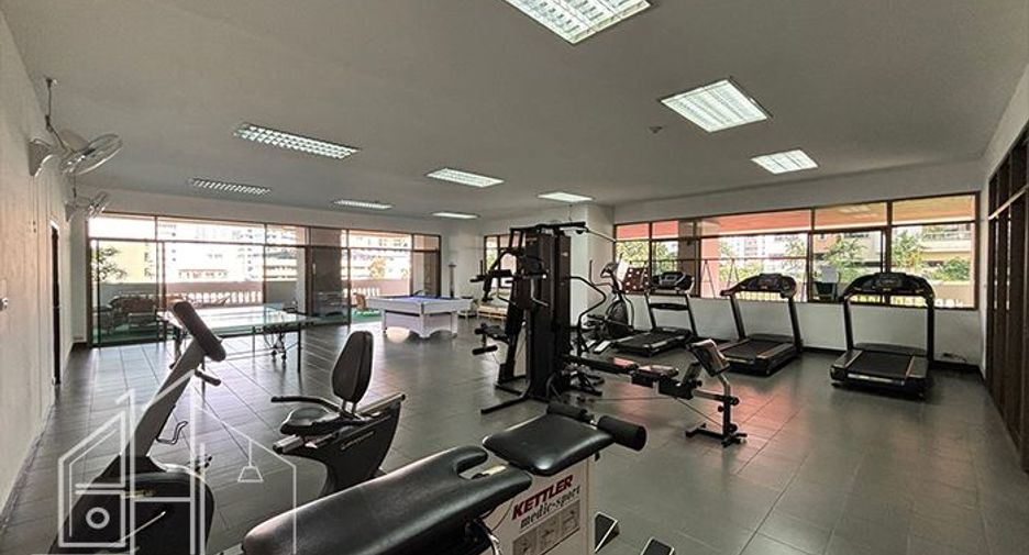 Condo en alquiler de 3 habitaciones en Watthana, Bangkok