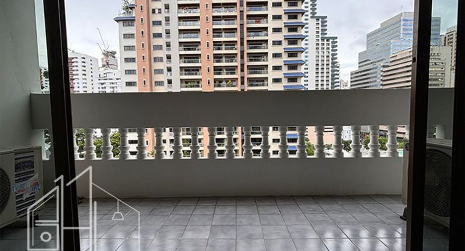 Condo en alquiler de 3 habitaciones en Watthana, Bangkok
