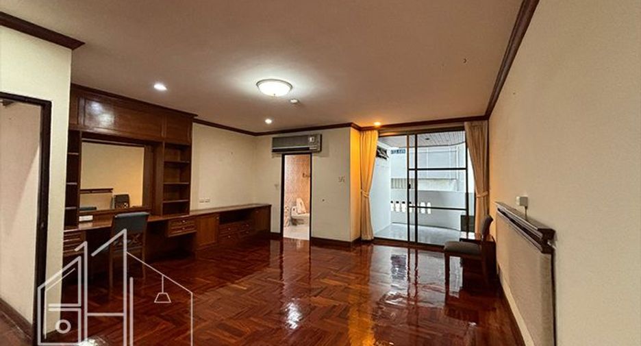 Condo en alquiler de 3 habitaciones en Watthana, Bangkok